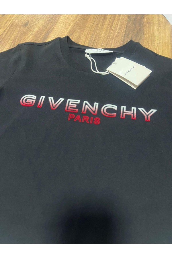 12262-Givency Siyah Bisiklet Yaka Tshirt