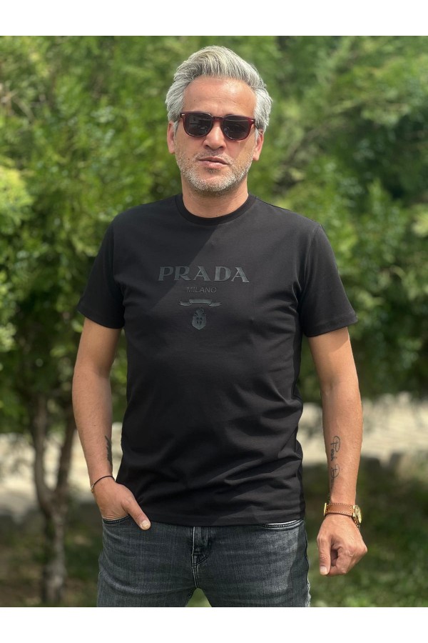 12310-Prada Önde Büyük Baskılı Siyah Bisiklet Yaka Tshirt